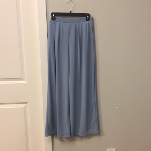 Uniqlo Crepe Pants - Picture 2 of 7